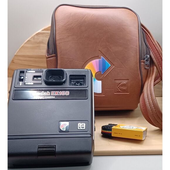 80s Kodak EK160 Vintage Polaroid Instant Camera with Case and Rainbow Strap - Picture 14 of 14